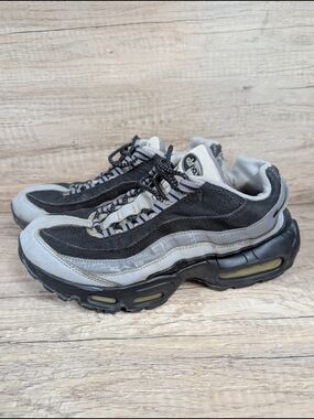 Nike Air Max 95 Essential Wolf Grey Black Gray Sneakers 749766-005 Men's Size 8